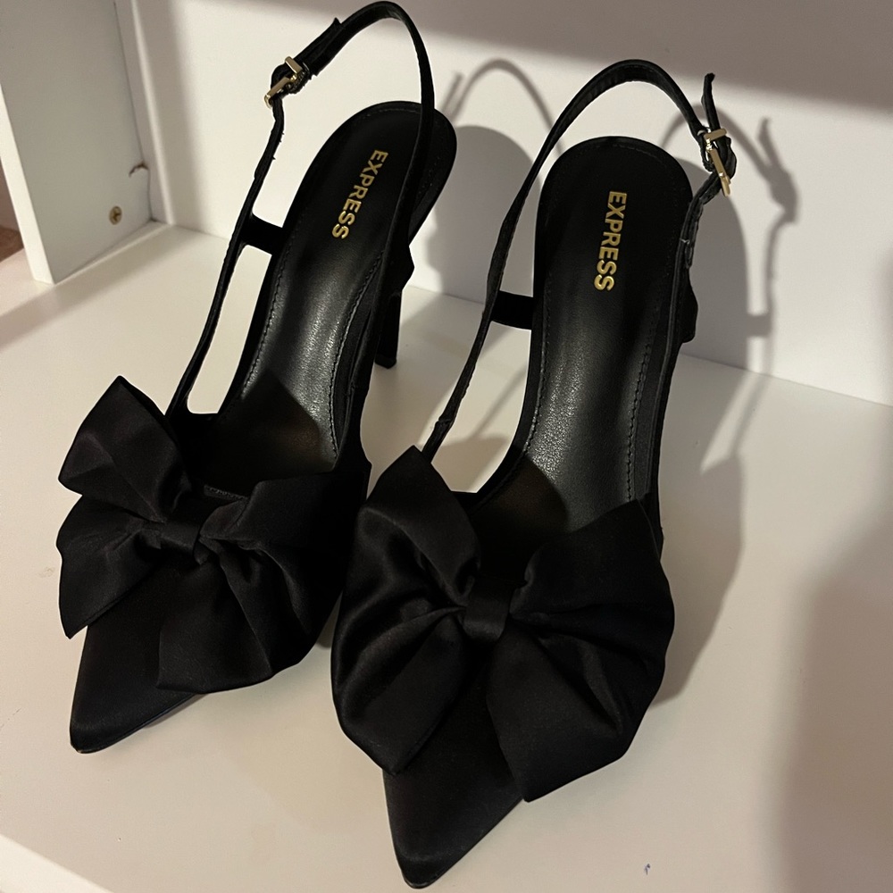 Express slingback bow pumps